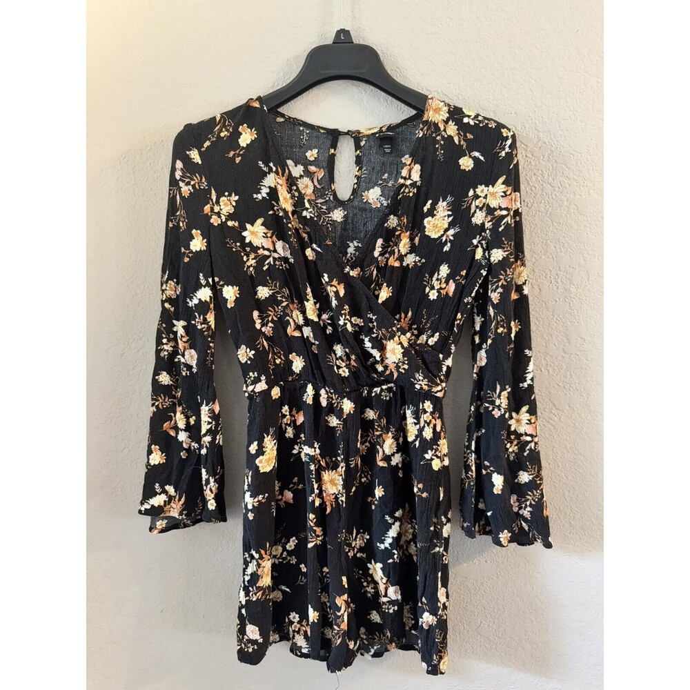 Art Class Black with Daisies Romper Size L 10/12 Elastic Neckline 100% Rayon